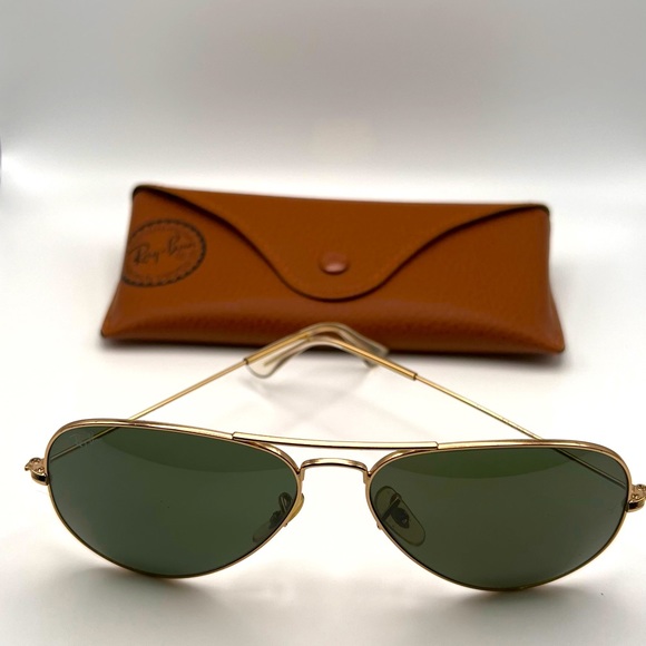 Classic Ray-Ban Aviator Sunglasses - Picture 2 of 6